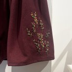 Sukně do pasu vyšívaná – vínová - druhý obrázek z galerie