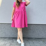 Šaty s volánem – malinová - další pohled